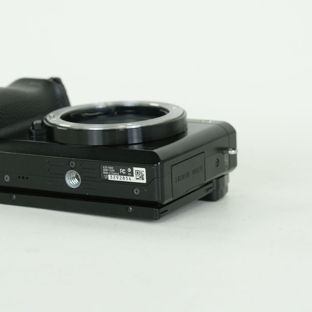SONY α6000（ILCE-6000）の出品 | ONE SCENE（ワンシーン）