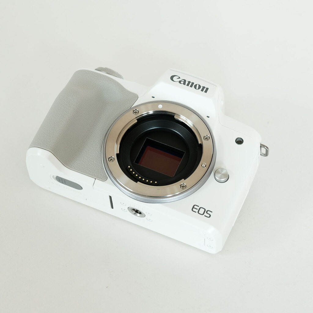 Canon EOS Kiss M2