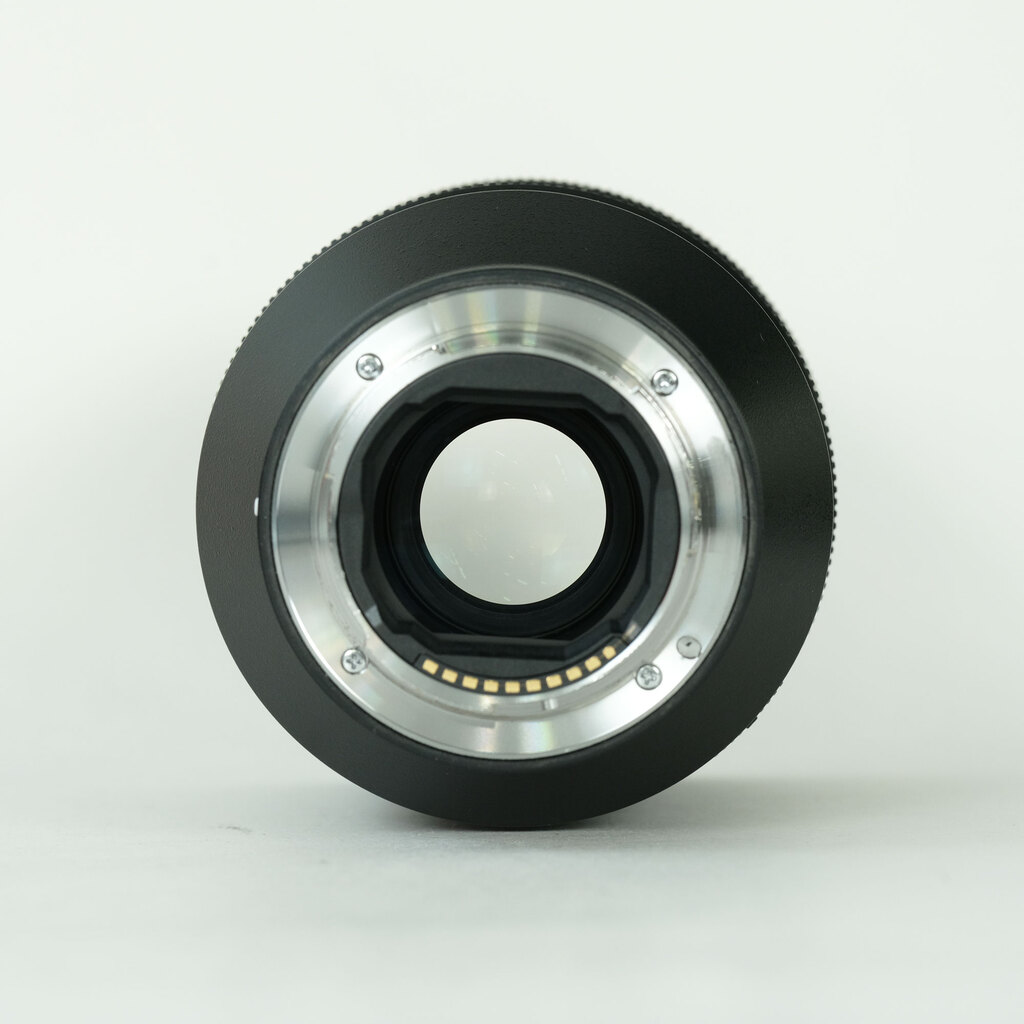 SONY FE 135mm F1.8 GM SEL135F18GMの出品 | ONE SCENE（ワンシーン）