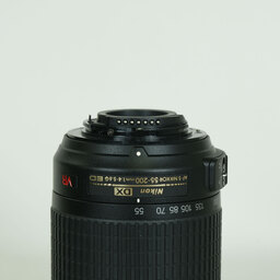 Nikon AF-S DX VR Zoom-Nikkor 55-200mm F4-5.6G IF-ED Nikon AF-S DX VR Zoom-Nikkor 55-200mm F4-5.6G IF-ED