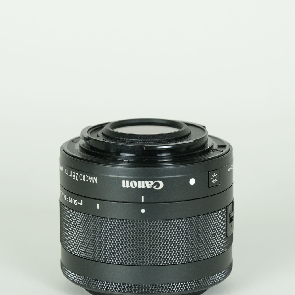 Canon EF-M28mm F3.5 マクロ IS STM
