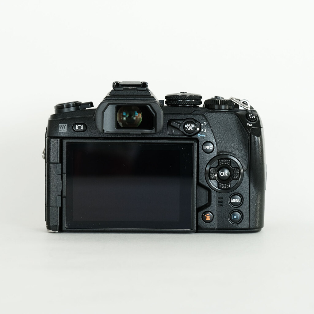 OLYMPUS OM-D E-M1 Mark II