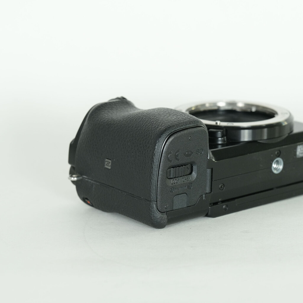 SONY α6100（ILCE-6100）