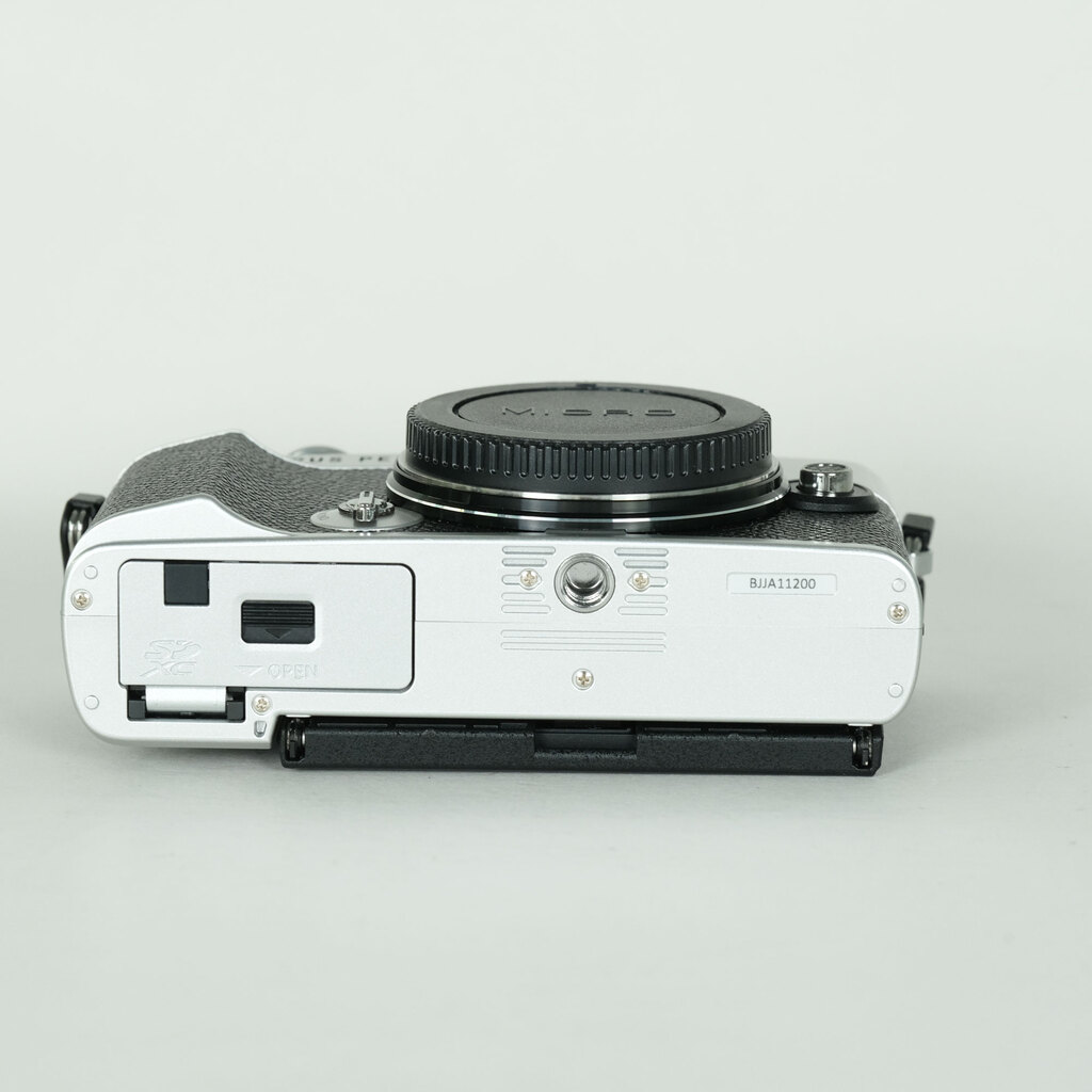OLYMPUS PEN E-P7