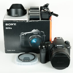 SONY Cyber-shot DSC-RX10M3