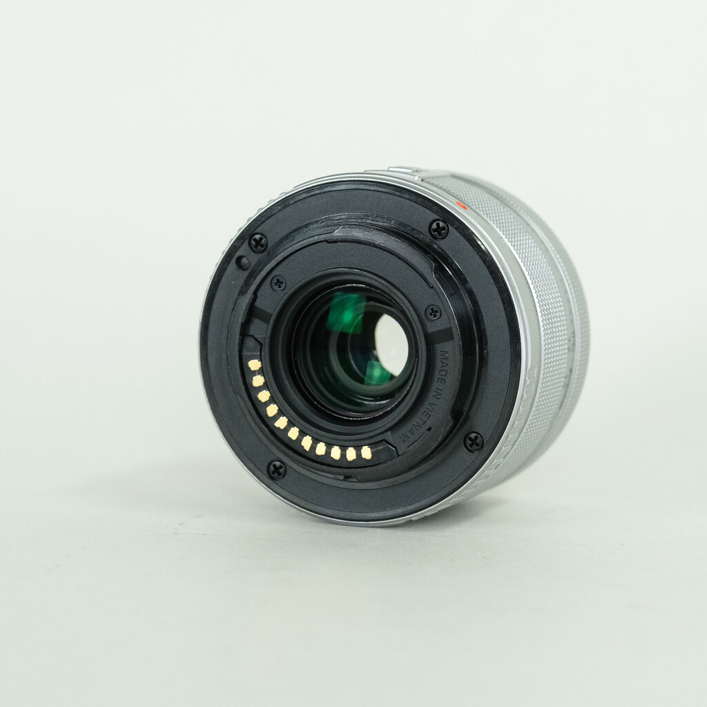 OLYMPUS M.ZUIKO DIGITAL 14-42mm F3.5-5.6IIR シルバー