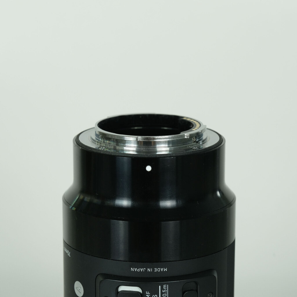 SIGMA 70mm F2.8 DG MACRO｜Art [ソニーE用]の出品 | ONE SCENE（ワン
