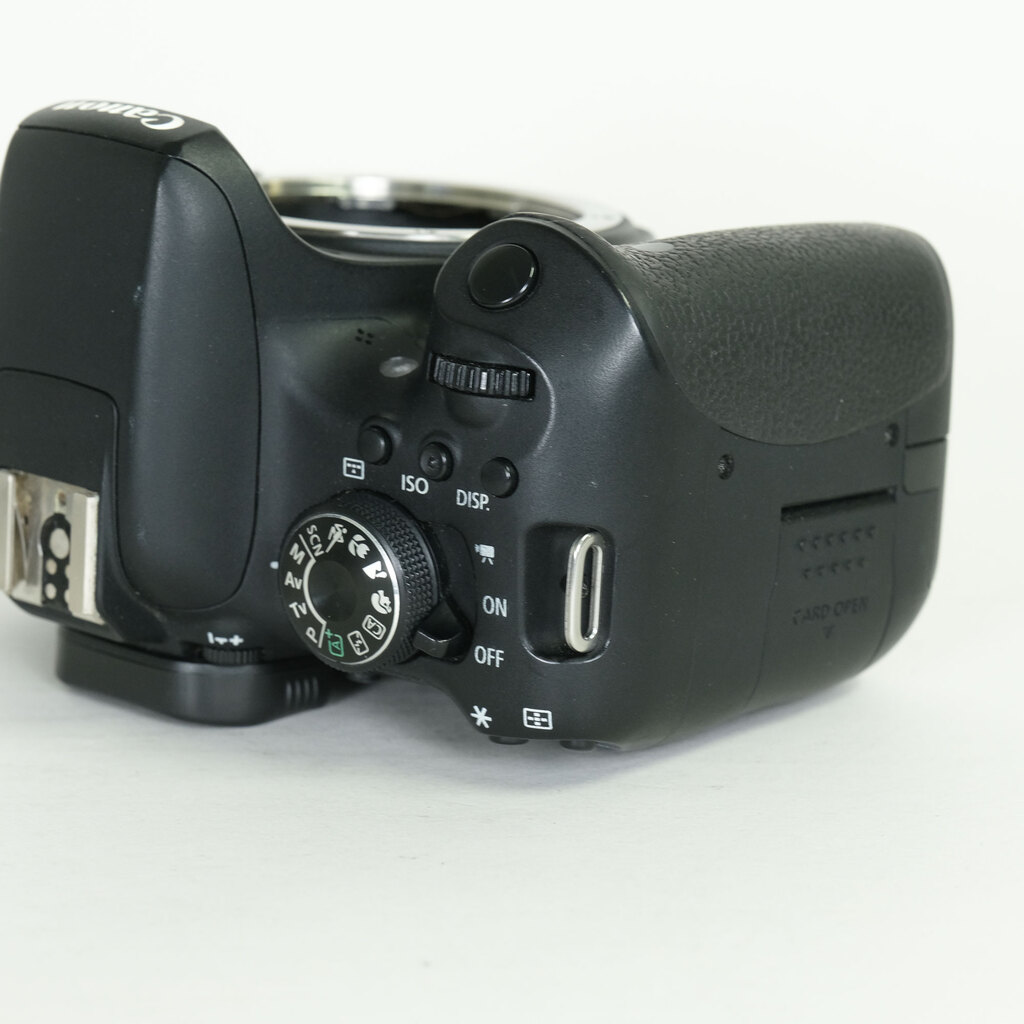 Canon EOS Kiss X8i