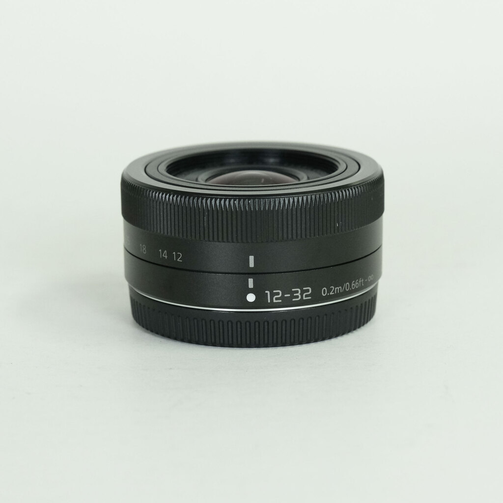Panasonic LUMIX G VARIO 12-32mm / F3.5-5.6 ASPH. / MEGA O.I.S. Panasonic LUMIX G VARIO 12-32mm / F3.5-5.6 ASPH. / MEGA O.I.S.
