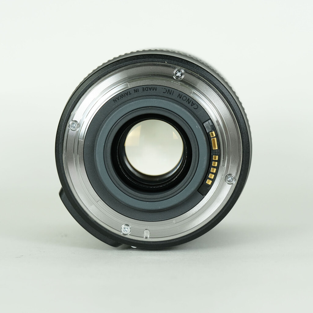 Canon EF-S18-135mm F3.5-5.6 IS