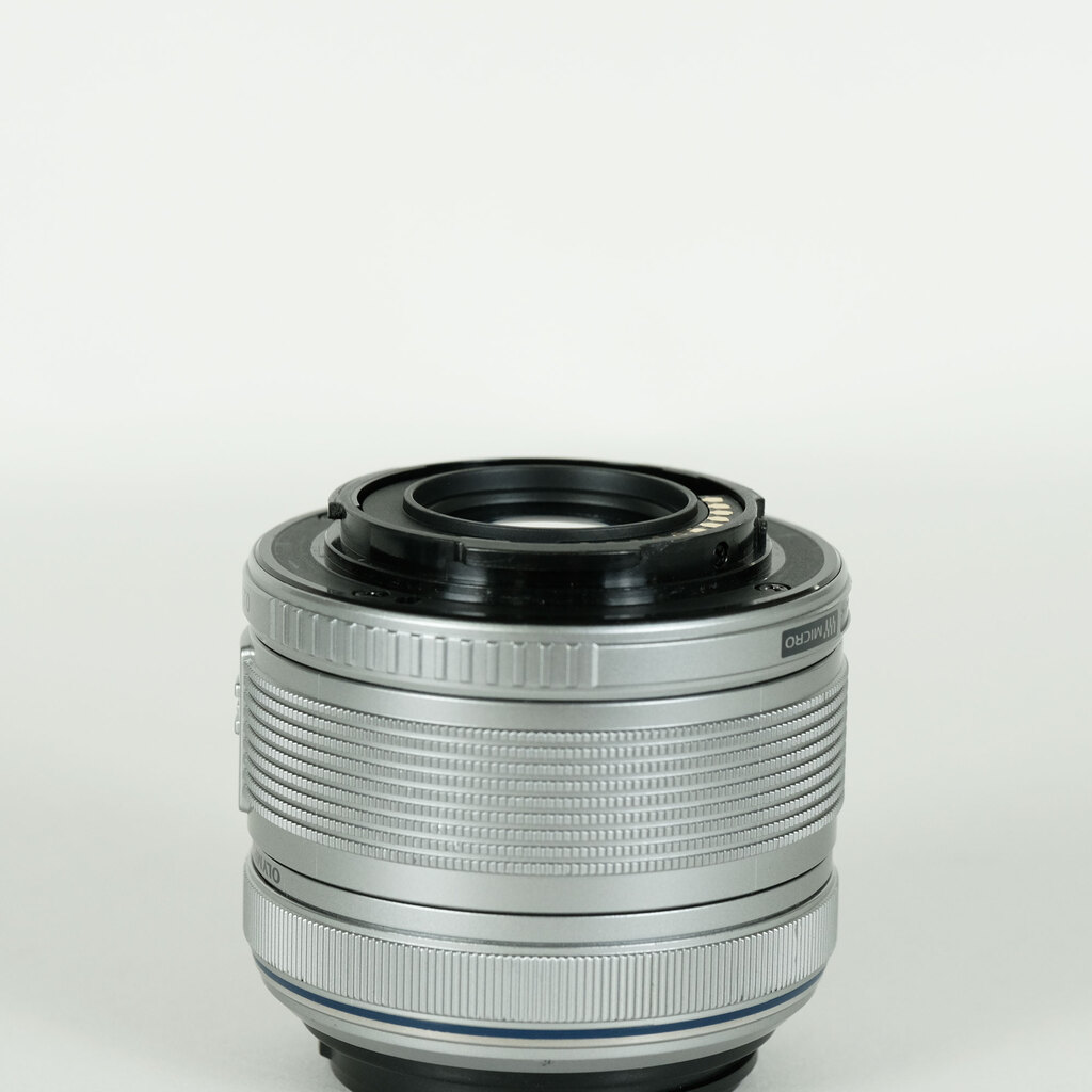 OLYMPUS M.ZUIKO DIGITAL 14-42mm F3.5-5.6IIR シルバー