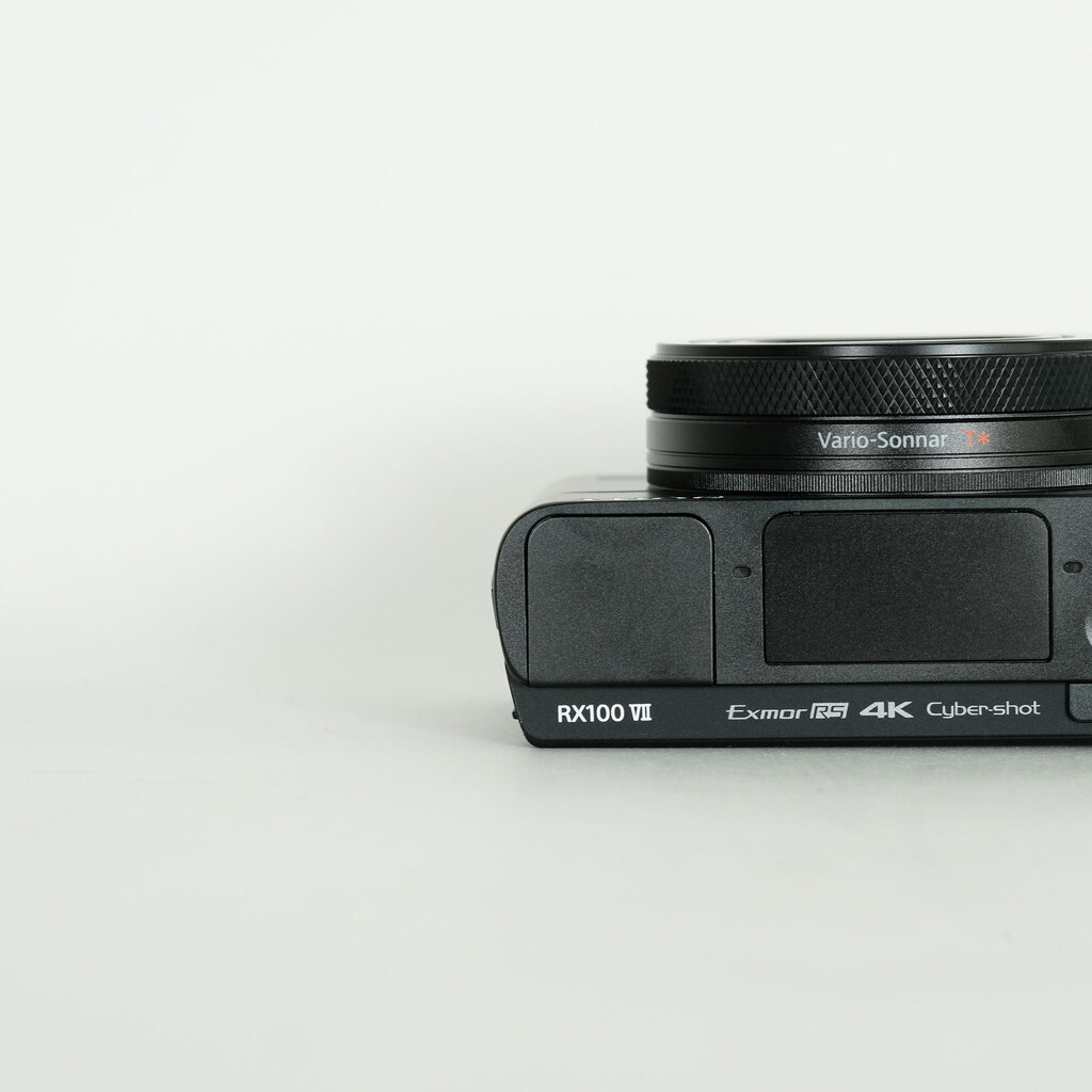 SONY Cyber-shot DSC-RX100M7
