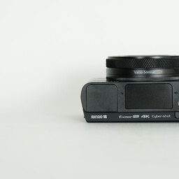 SONY Cyber-shot DSC-RX100M7