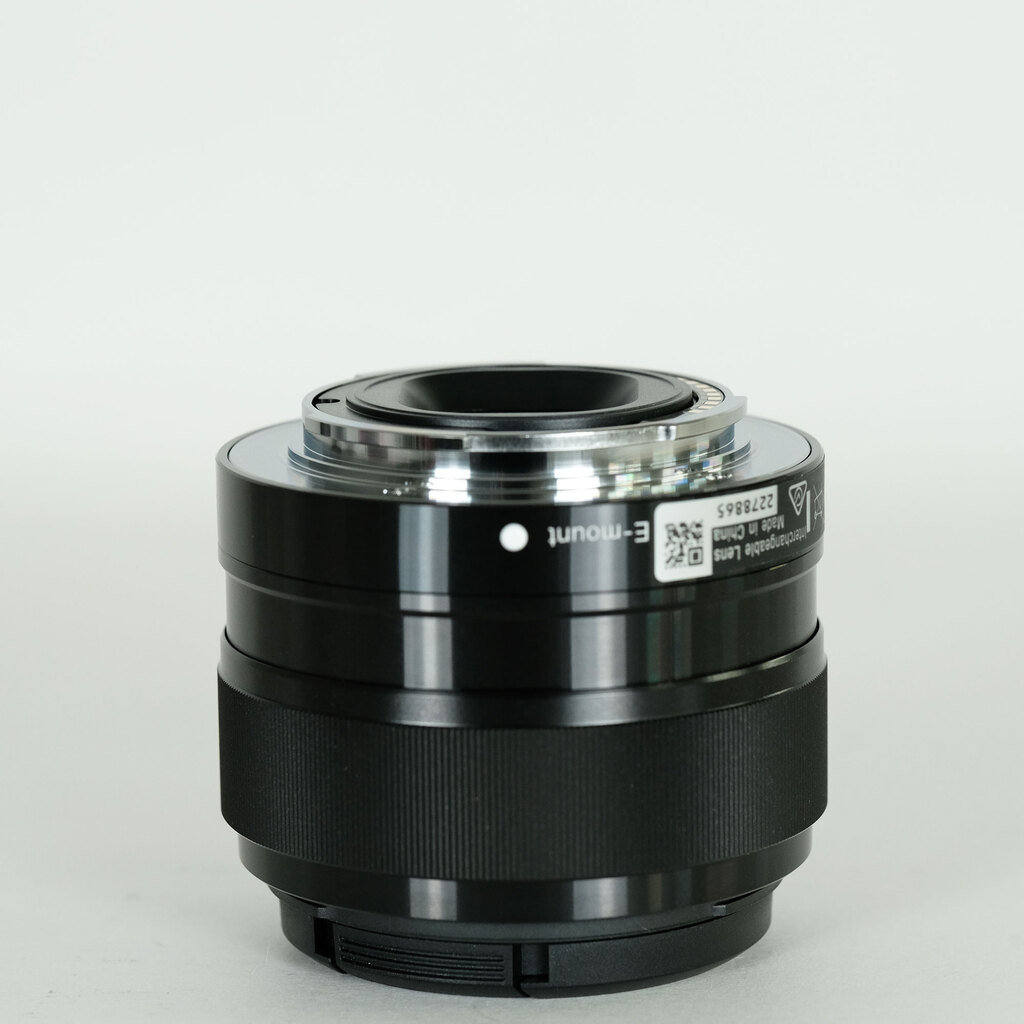 SONY E 35mm F1.8 OSS SEL35F18