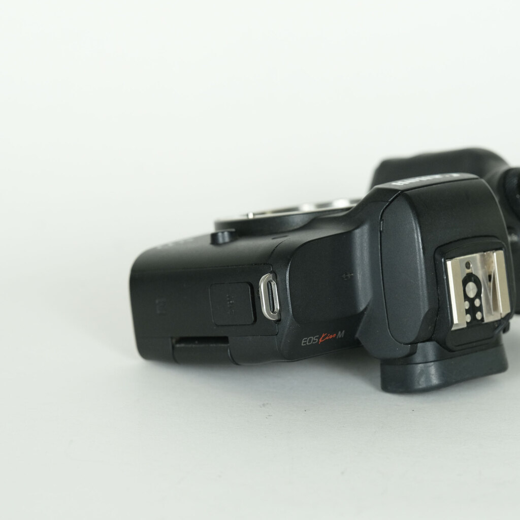 Canon EOS Kiss M