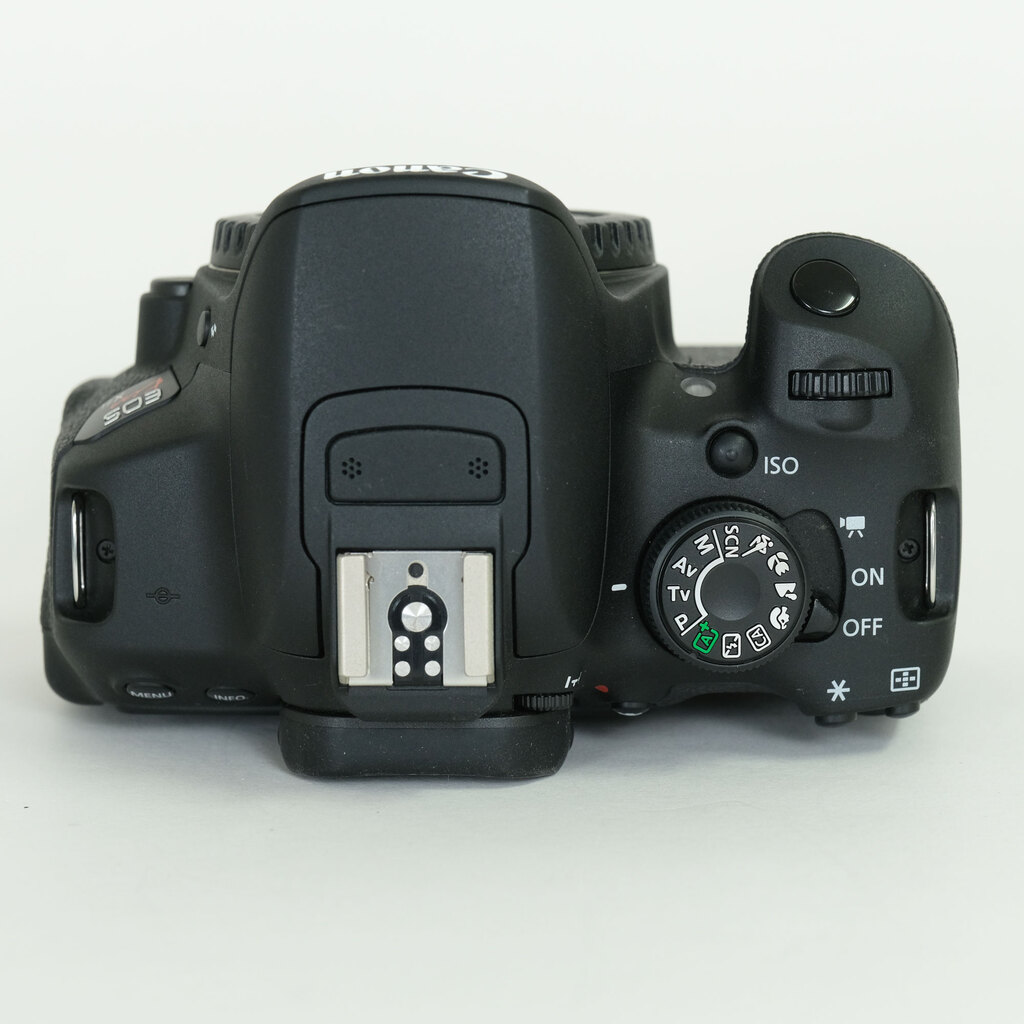 Canon EOS Kiss X7i