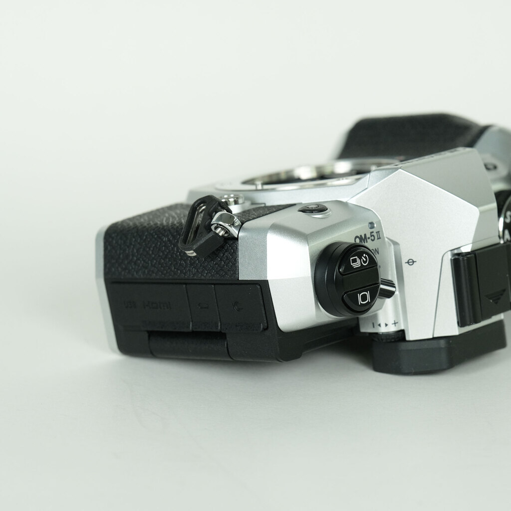 OM SYSTEM OM-5 Mark II ボディ シルバー