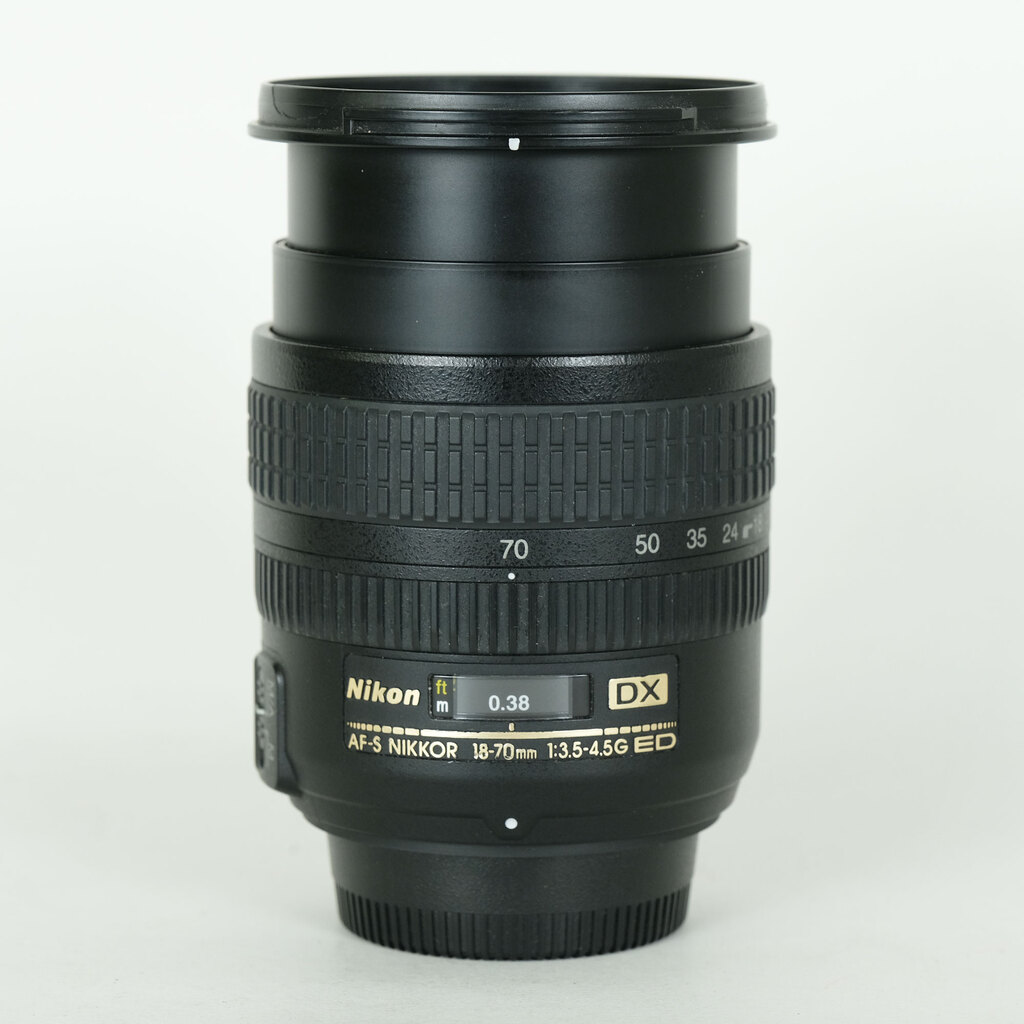 Nikon AF-S DX 18-70mm F3.5-4.5G(IF)の出品 | ONE SCENE（ワンシーン）