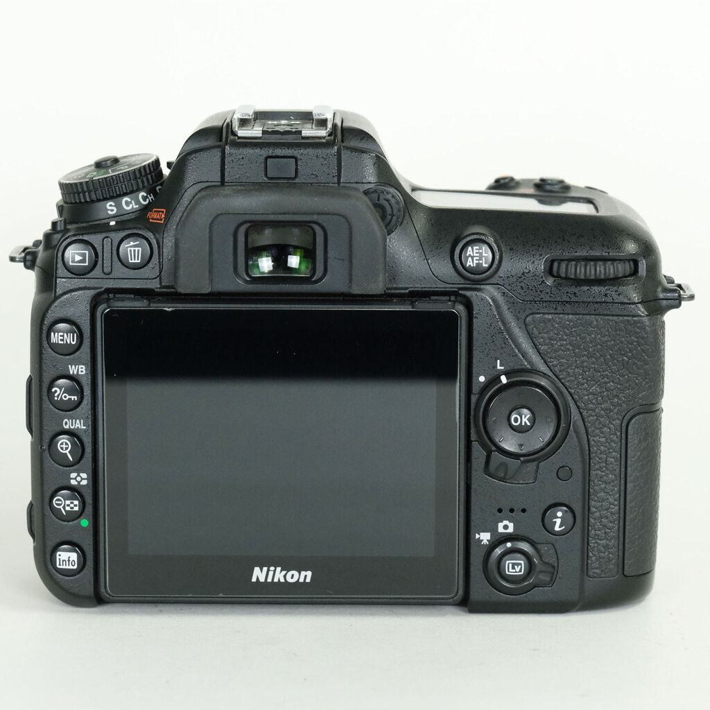 Nikon D7500