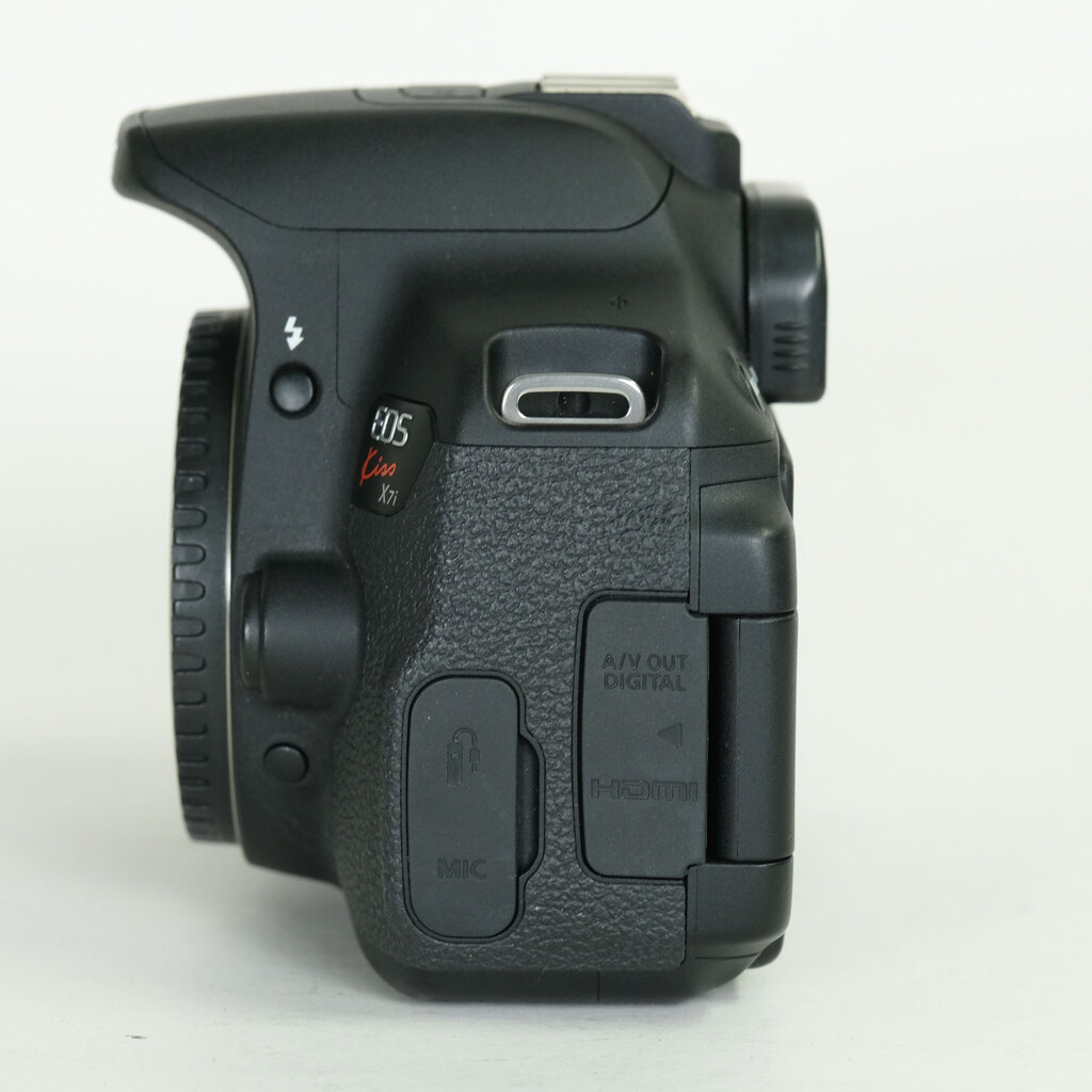 Canon EOS Kiss X7i