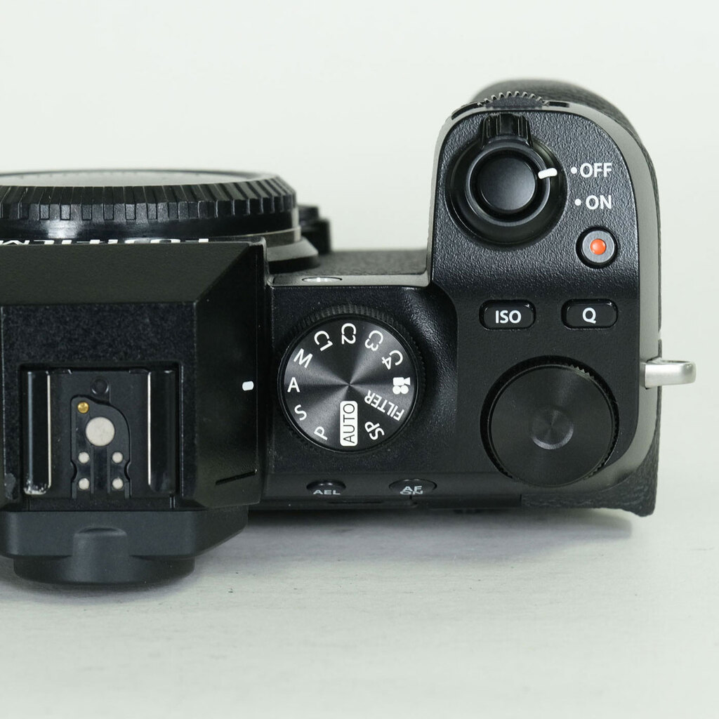 FUJIFILM X-S10