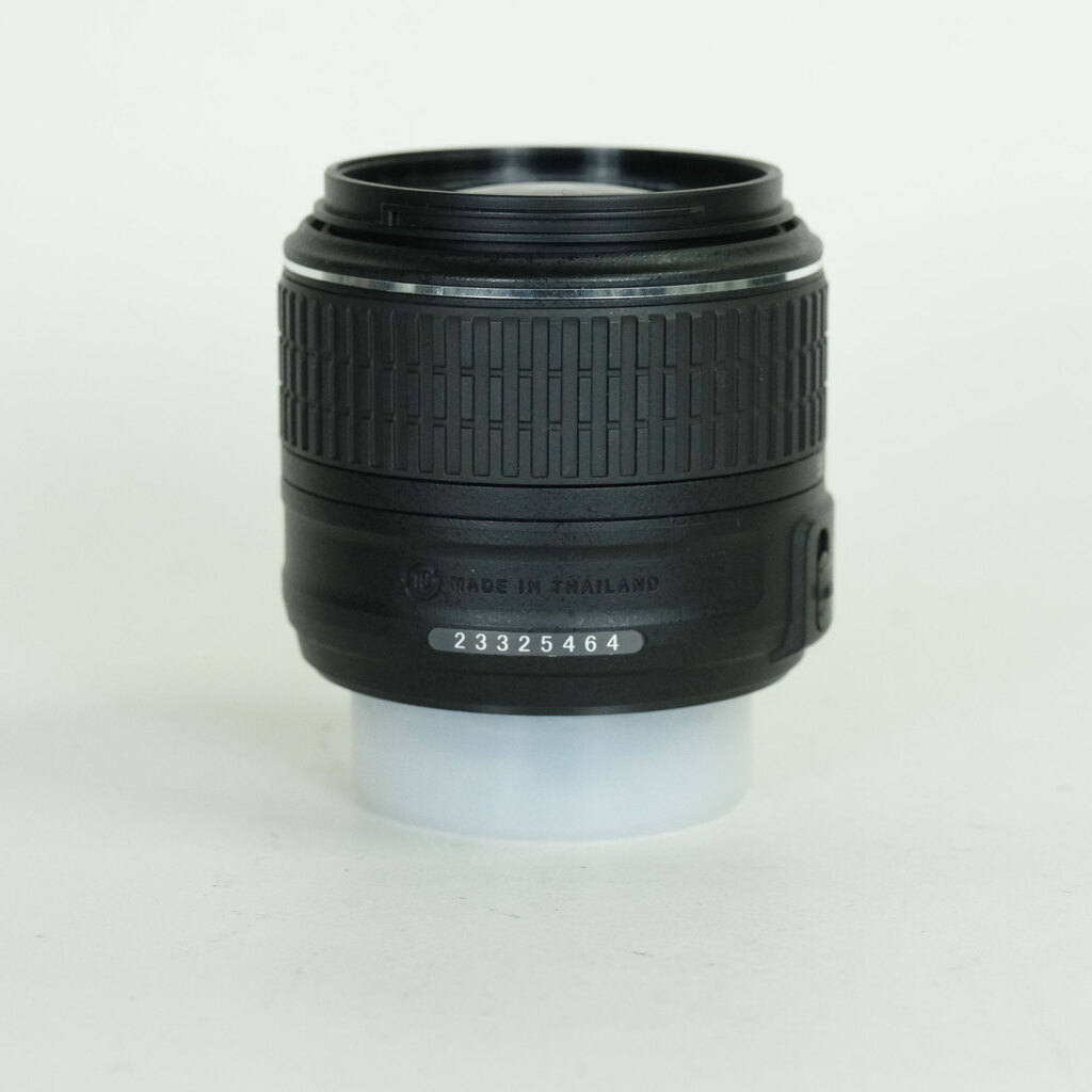 Nikon AF-S DX NIKKOR 18-55mm f3.5-5.6G VR II Nikon AF-S DX NIKKOR 18-55mm f3.5-5.6G VR II