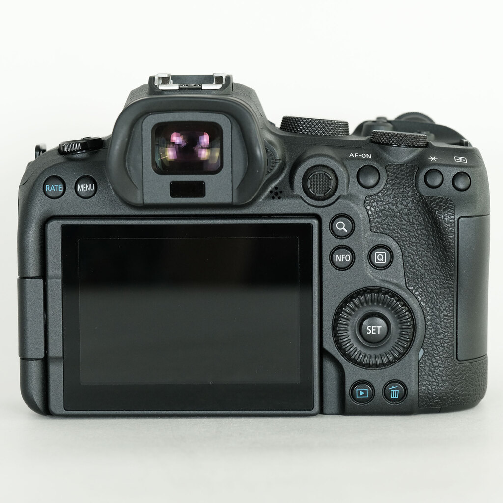 Canon EOS R6 Canon EOS R6