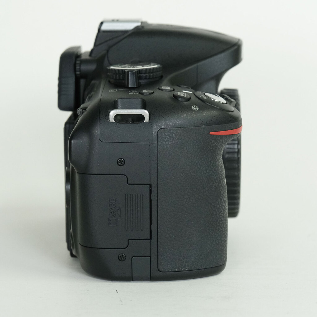 Nikon D5200 ボディ ブラック