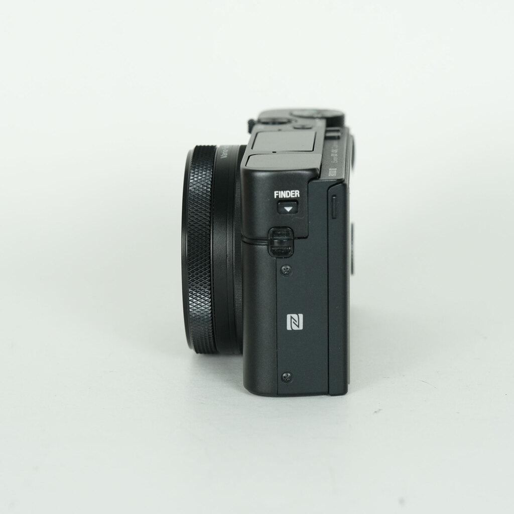 SONY Cyber-shot DSC-RX100M7
