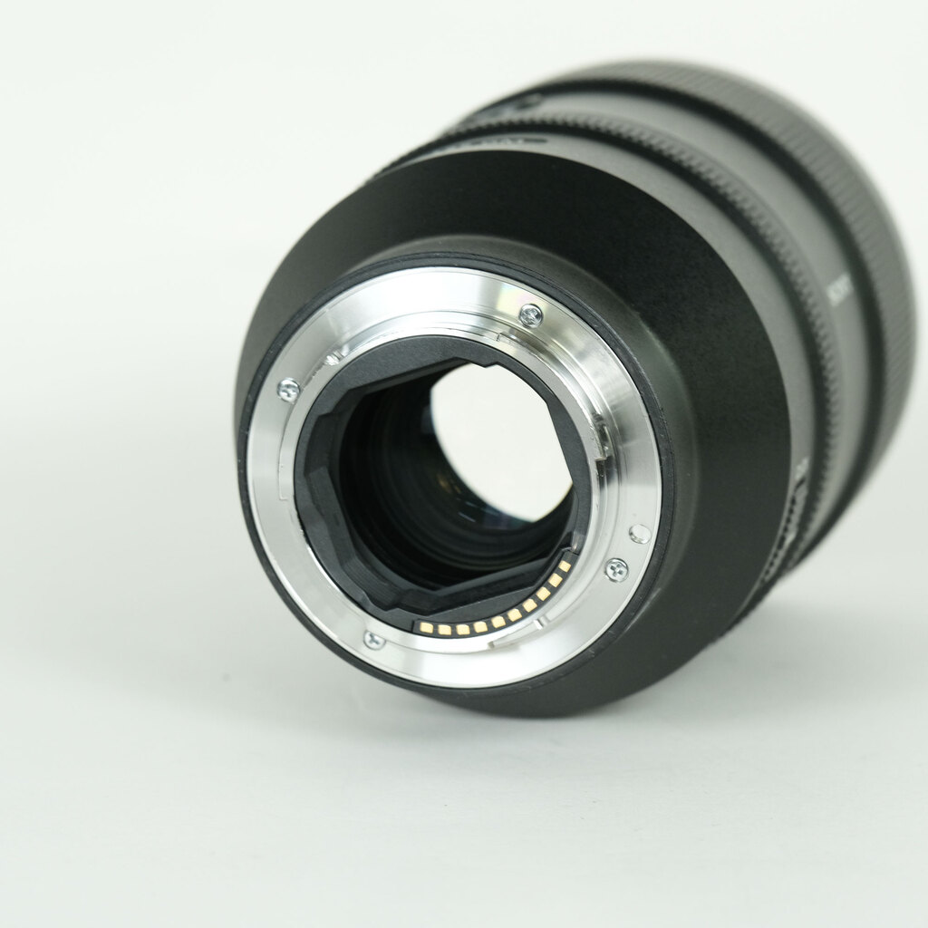 SONY FE 135mm F1.8 GM SEL135F18GMの出品 | ONE SCENE（ワンシーン）