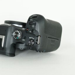 Canon EOS R7