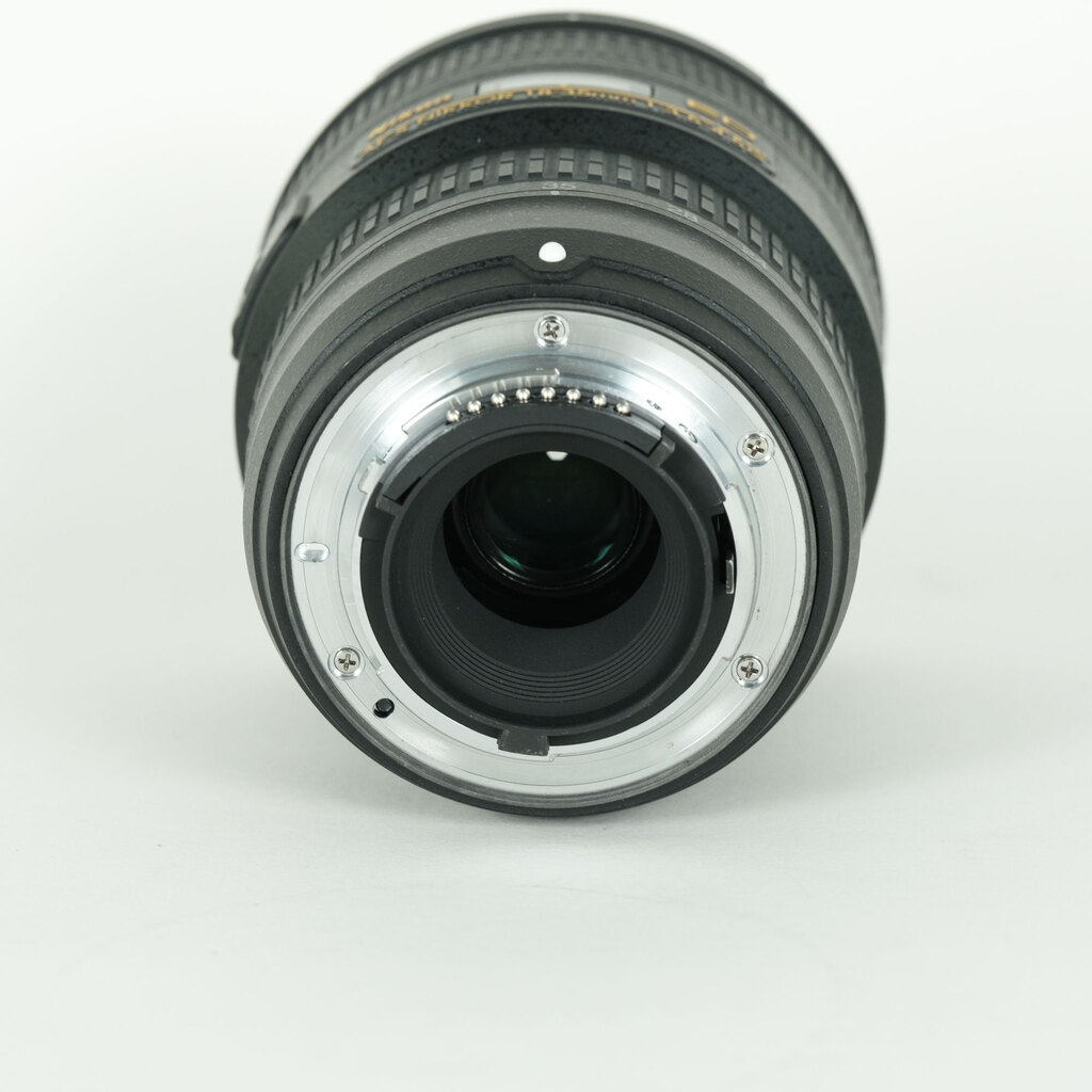 Nikon AF-S NIKKOR 18-35mm F3.5–4.5 G ED Nikon AF-S NIKKOR 18-35mm F3.5–4.5 G ED