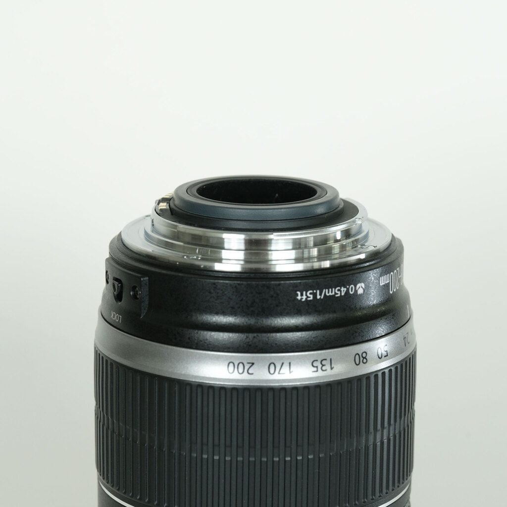 Canon EF-S18-200mm F3.5-5.6 IS