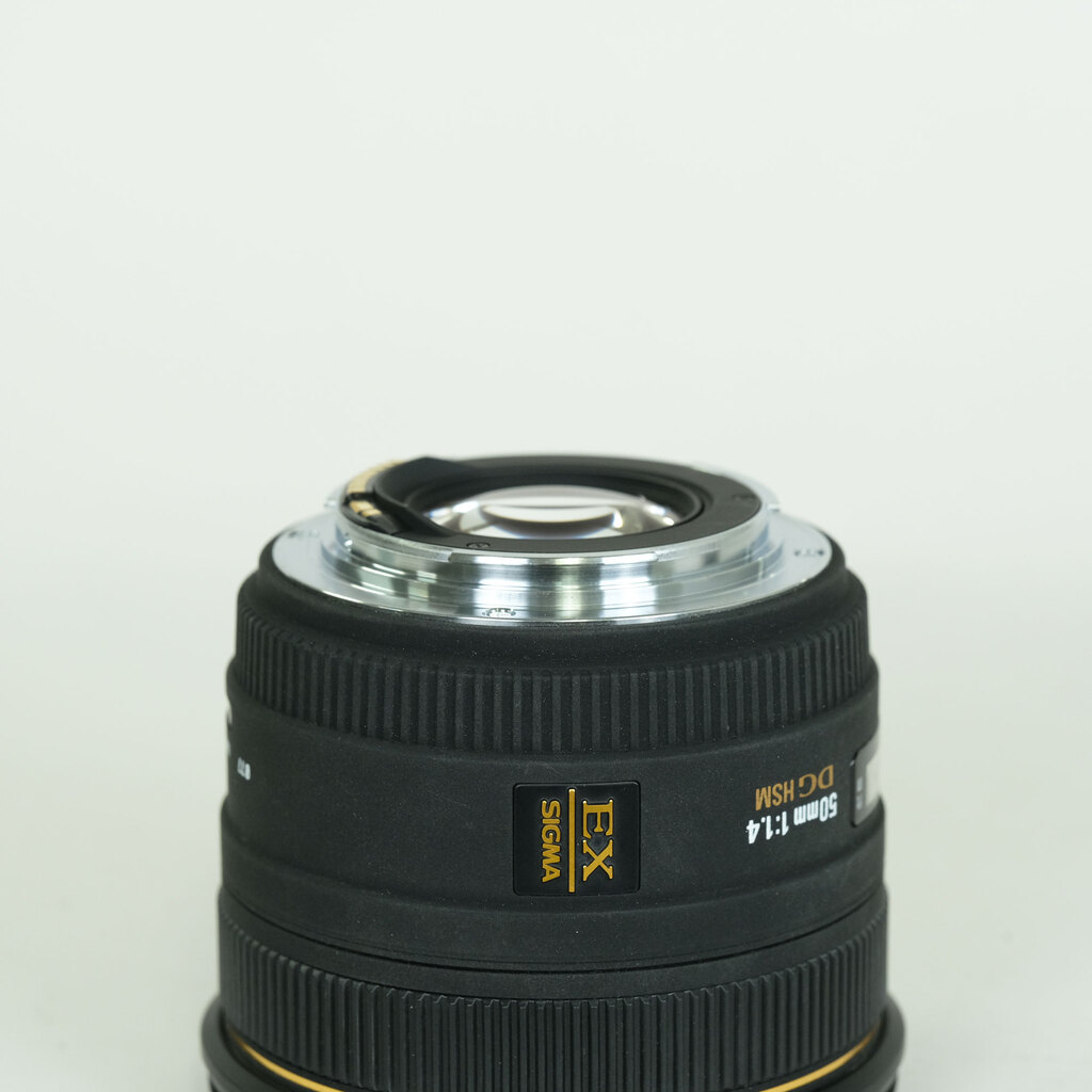 SIGMA 50mm F1.4 EX DG HSM (キヤノンEF用) SIGMA 50mm F1.4 EX DG HSM (キヤノンEF用)