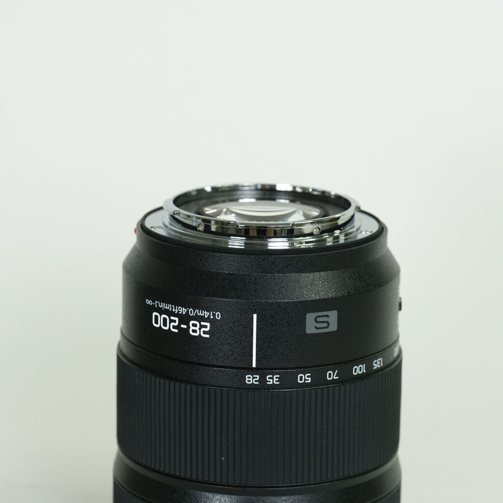 Panasonic LUMIX S 28-200mm F4-7.1 MACRO O.I.S.