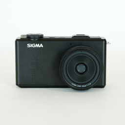 SIGMA DP2Merrill 美品 Sigma DP2 Merrill digital camera with accessories *46 effective MP