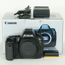 Canon EOS 5D Mark IV