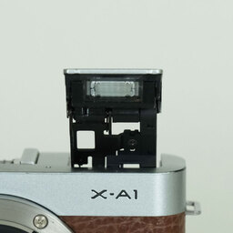 FUJIFILM X-A1 ボディ ブラウン