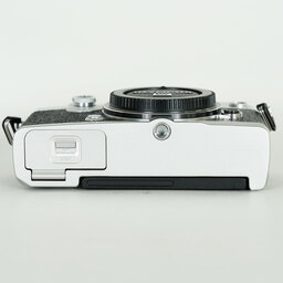 OLYMPUS PEN-F