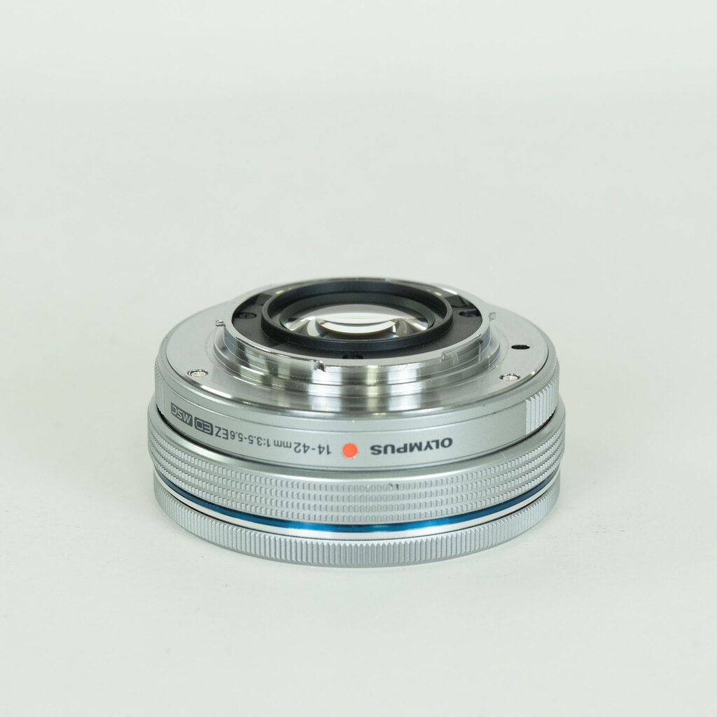 OLYMPUS M.ZUIKO DIGITAL ED 14-42mm F3.5-5.6 EZ シルバー OLYMPUS M.ZUIKO DIGITAL ED 14-42mm F3.5-5.6 EZ シルバー