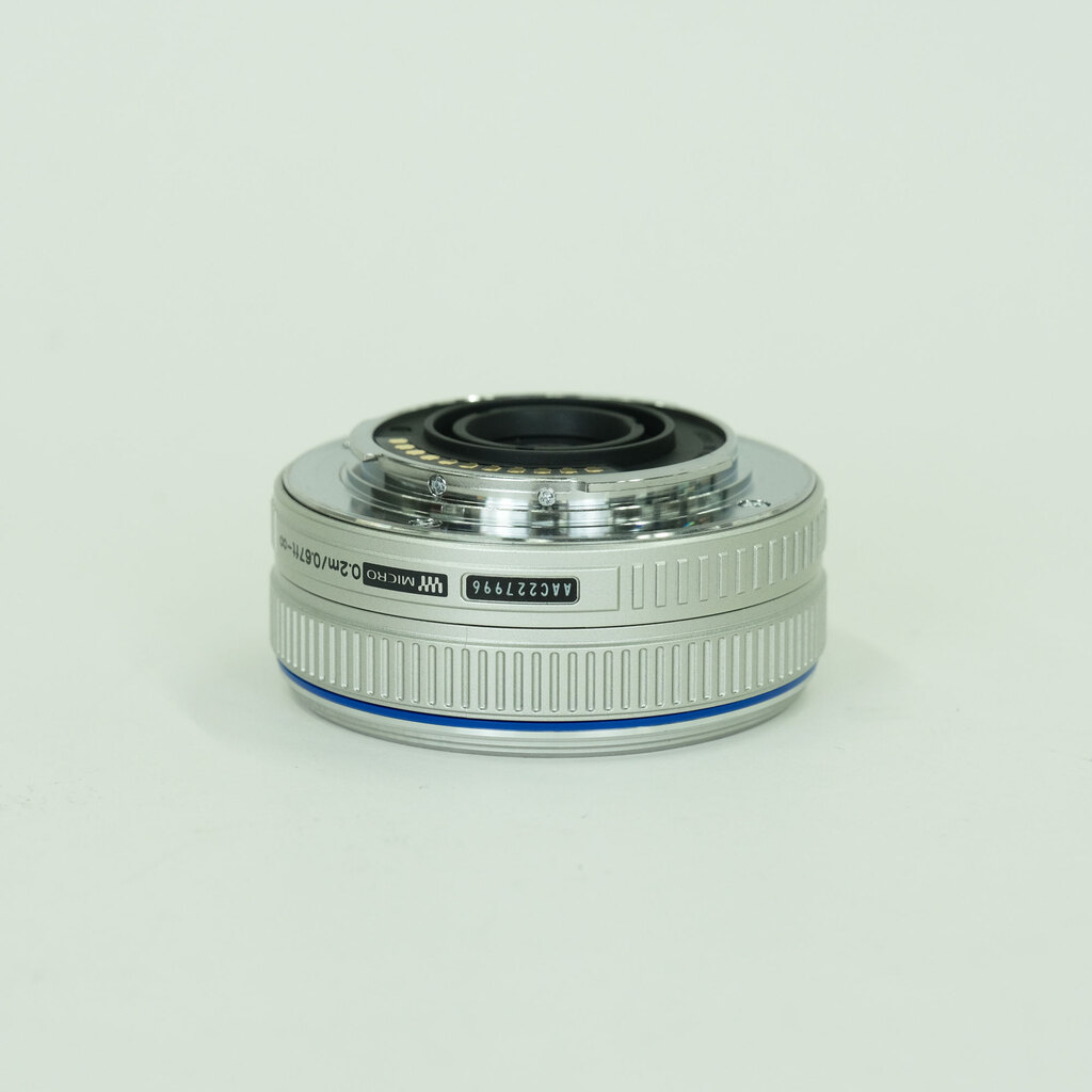 OLYMPUS M.ZUIKO DIGITAL 17mm F2.8 シルバー