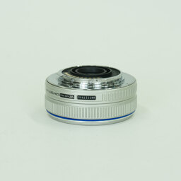 OLYMPUS M.ZUIKO DIGITAL 17mm F2.8 シルバー