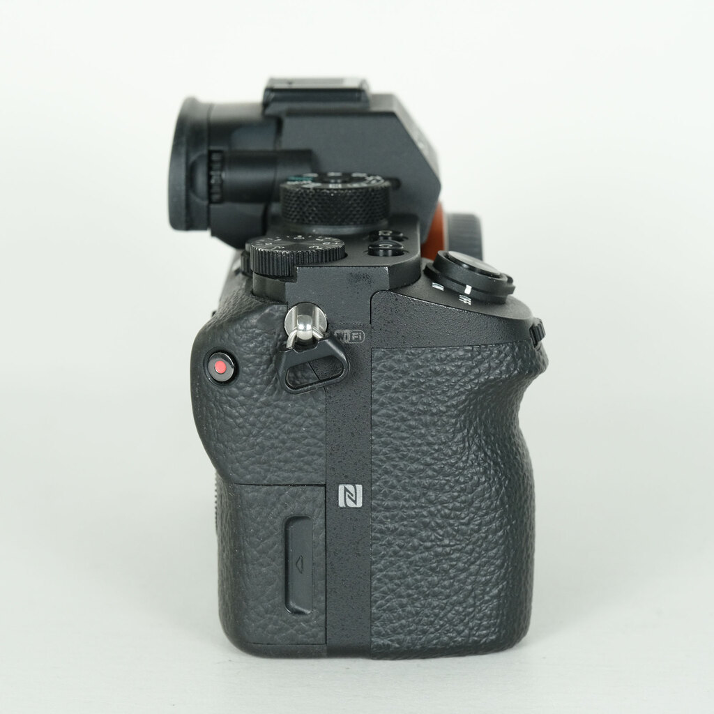 SONY α7S II（ILCE-7SM2）の出品 | ONE SCENE（ワンシーン）