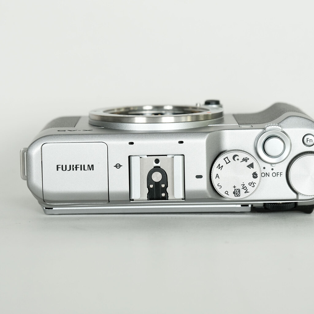 FUJIFILM X-A5