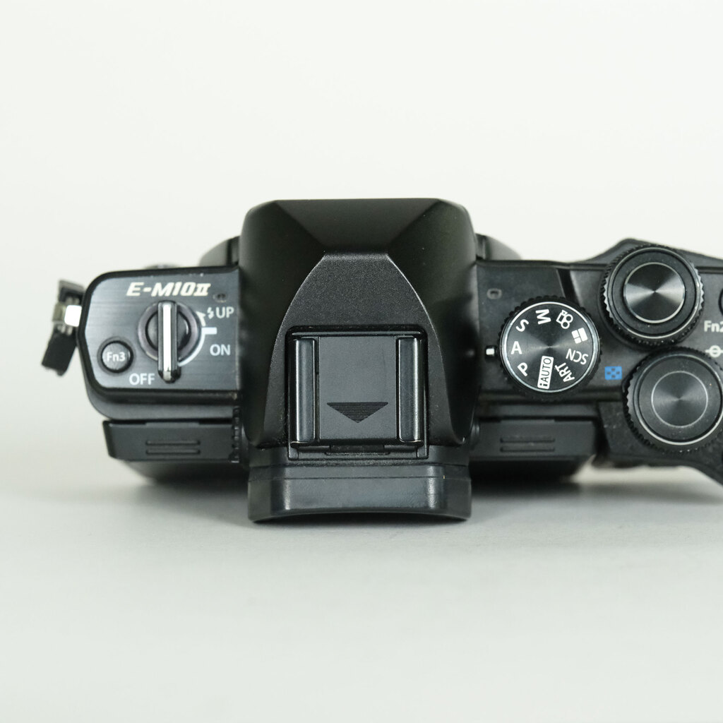 OLYMPUS OM-D E-M10 Mark II