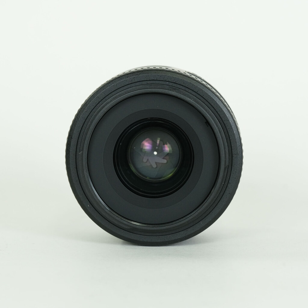 Nikon AF-S DX NIKKOR 35mm f/1.8G Nikon AF-S DX NIKKOR 35mm f/1.8G