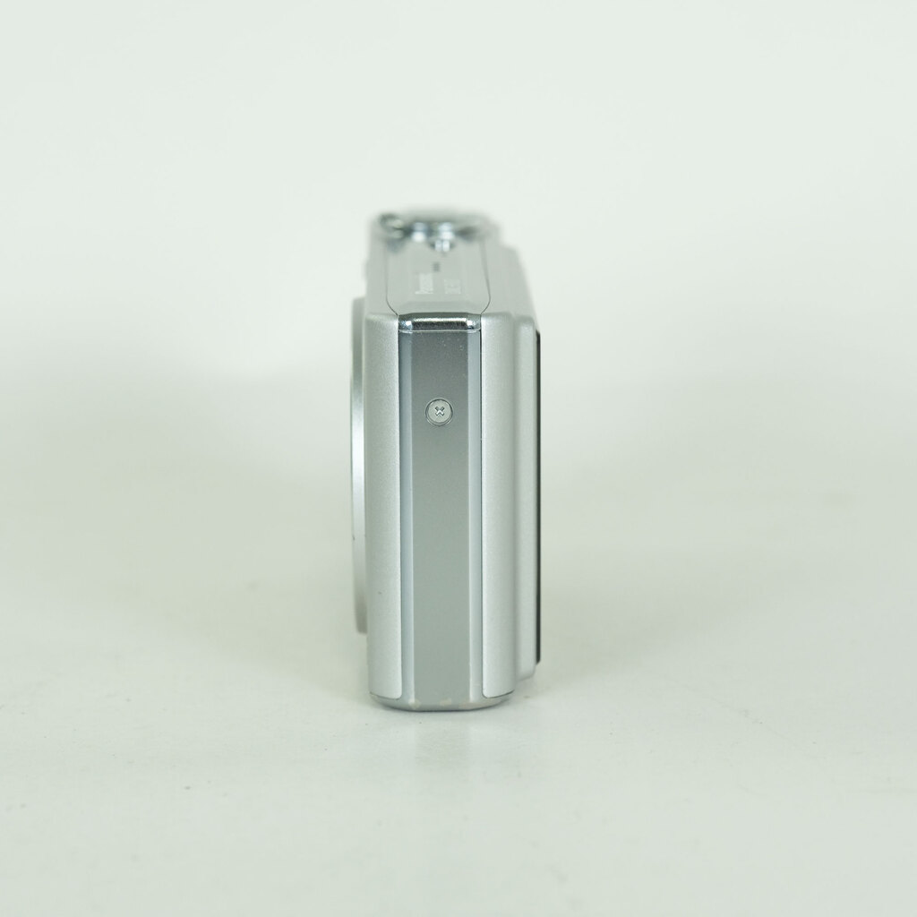 Panasonic LUMIX DMC-FX37-S プレシャスシルバー