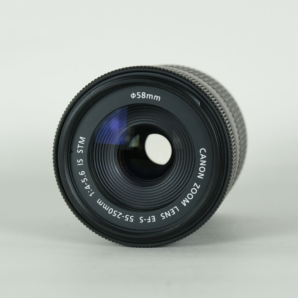 Canon 一眼レフ レンズ EF-S55-250mm F4-5.6 IS Canon EF-S55-250mm F4-5.6 IS STMの出品 | ONE SCENE（ワンシーン）