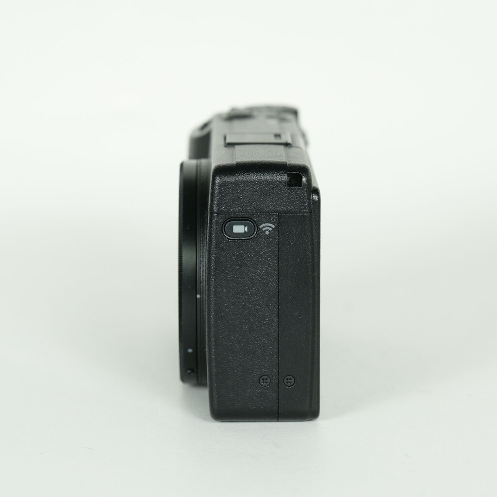 RICOH GR III