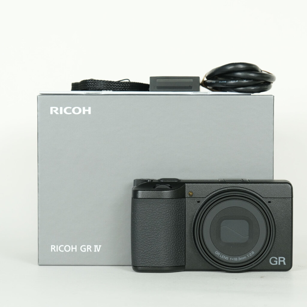 RICOH GR IV